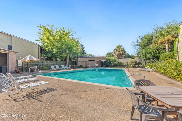 $135,000 | 220 Doucet Road, Unit 201A, Lafayette, LA 70503