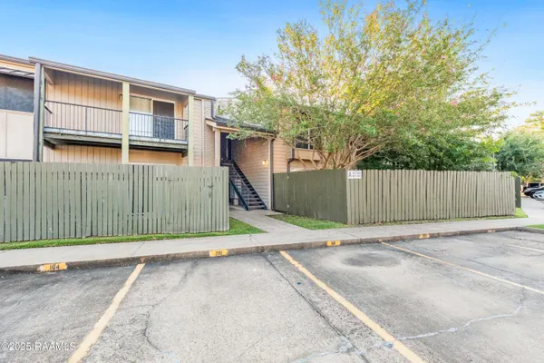 $129,000 | 220 Doucet Road, Unit 201A, Lafayette, LA 70503