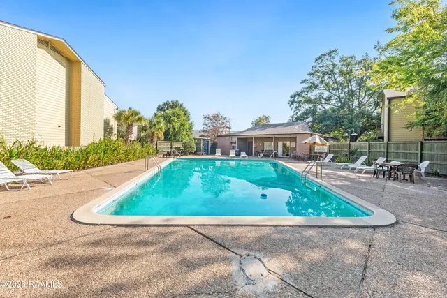 $135,000 | 220 Doucet Road, Unit 201A, Lafayette, LA 70503