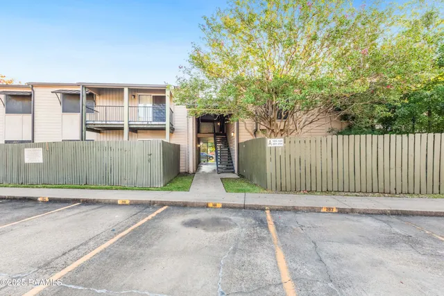 $135,000 | 220 Doucet Road, Unit 201A, Lafayette, LA 70503
