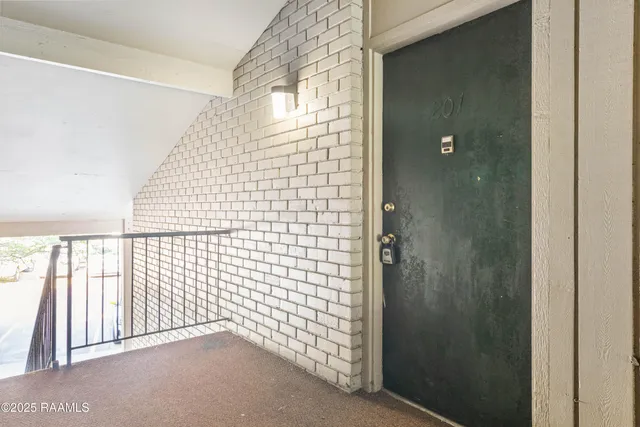 $135,000 | 220 Doucet Road, Unit 201A, Lafayette, LA 70503
