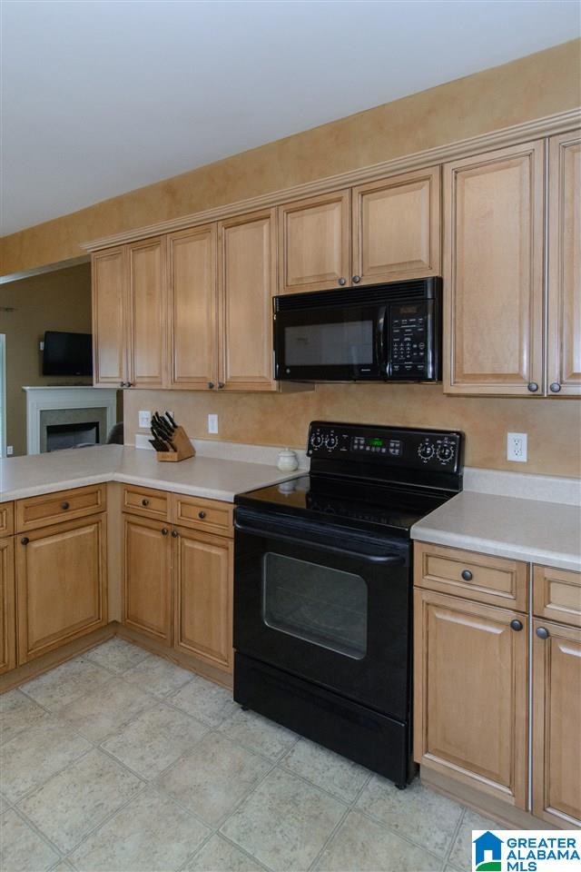 2009 Lake Circle Sterrett, AL 35147 - Photo 15 of 40