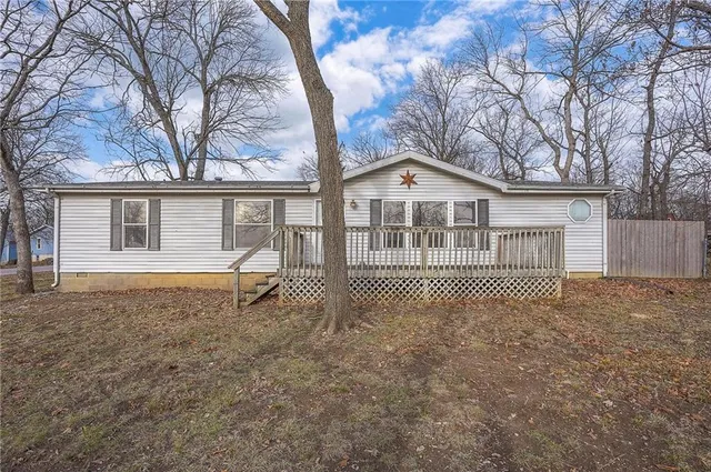 $220,000 | 186 Fascination Lane, Linn Valley, KS 66040