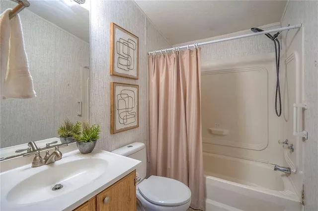 $220,000 | 186 Fascination Lane, Linn Valley, KS 66040