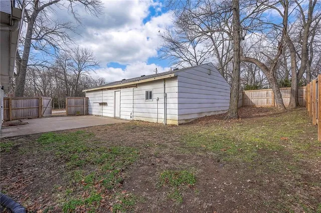 $220,000 | 186 Fascination Lane, Linn Valley, KS 66040