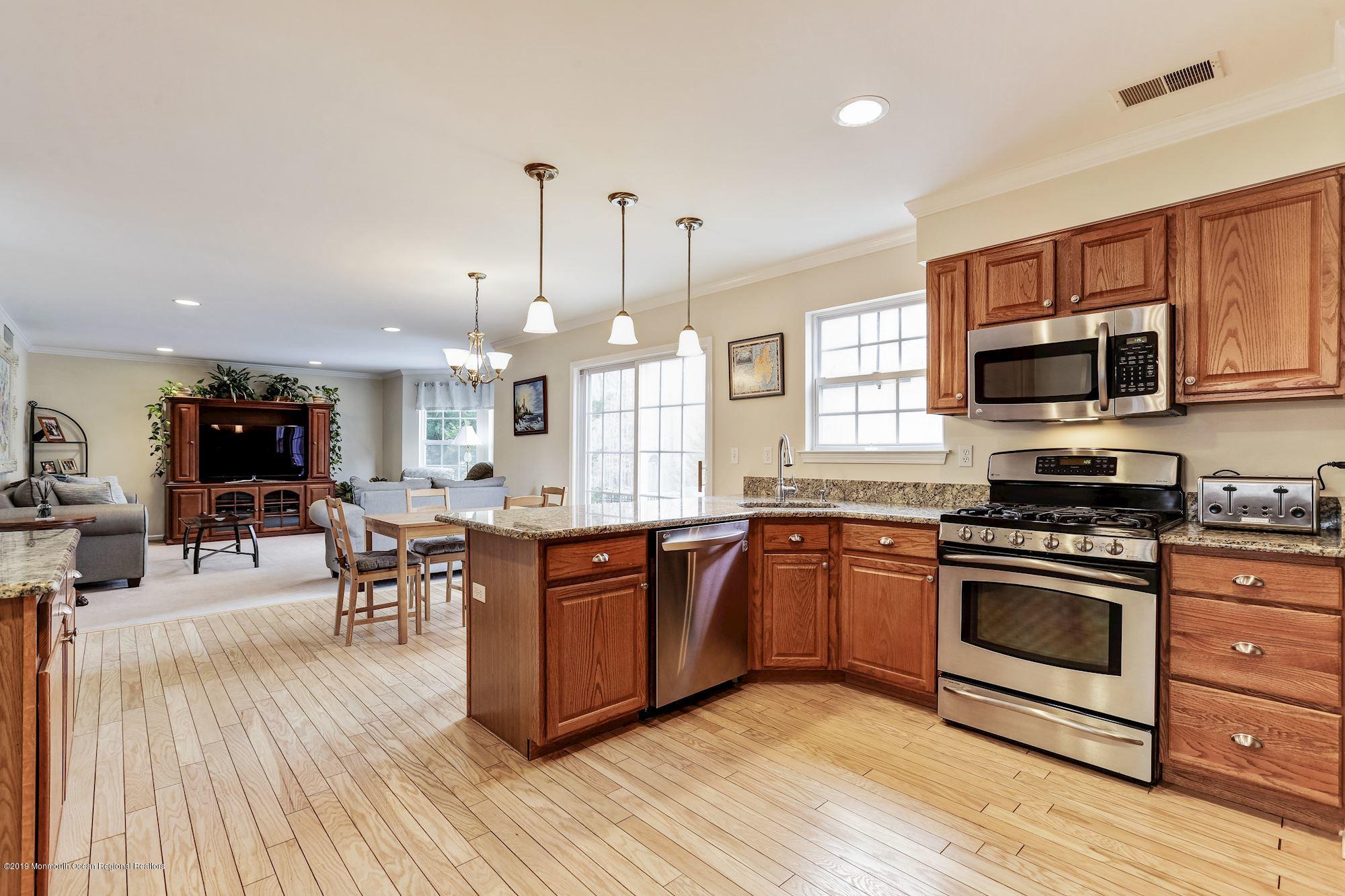 38 Bryce Canyon Road Howell, NJ 07731 - Photo 10 of 45 Kitchen