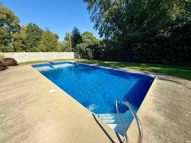 $465,000 | 3419 Mt Vernon Drive, Vincennes, IN 47591