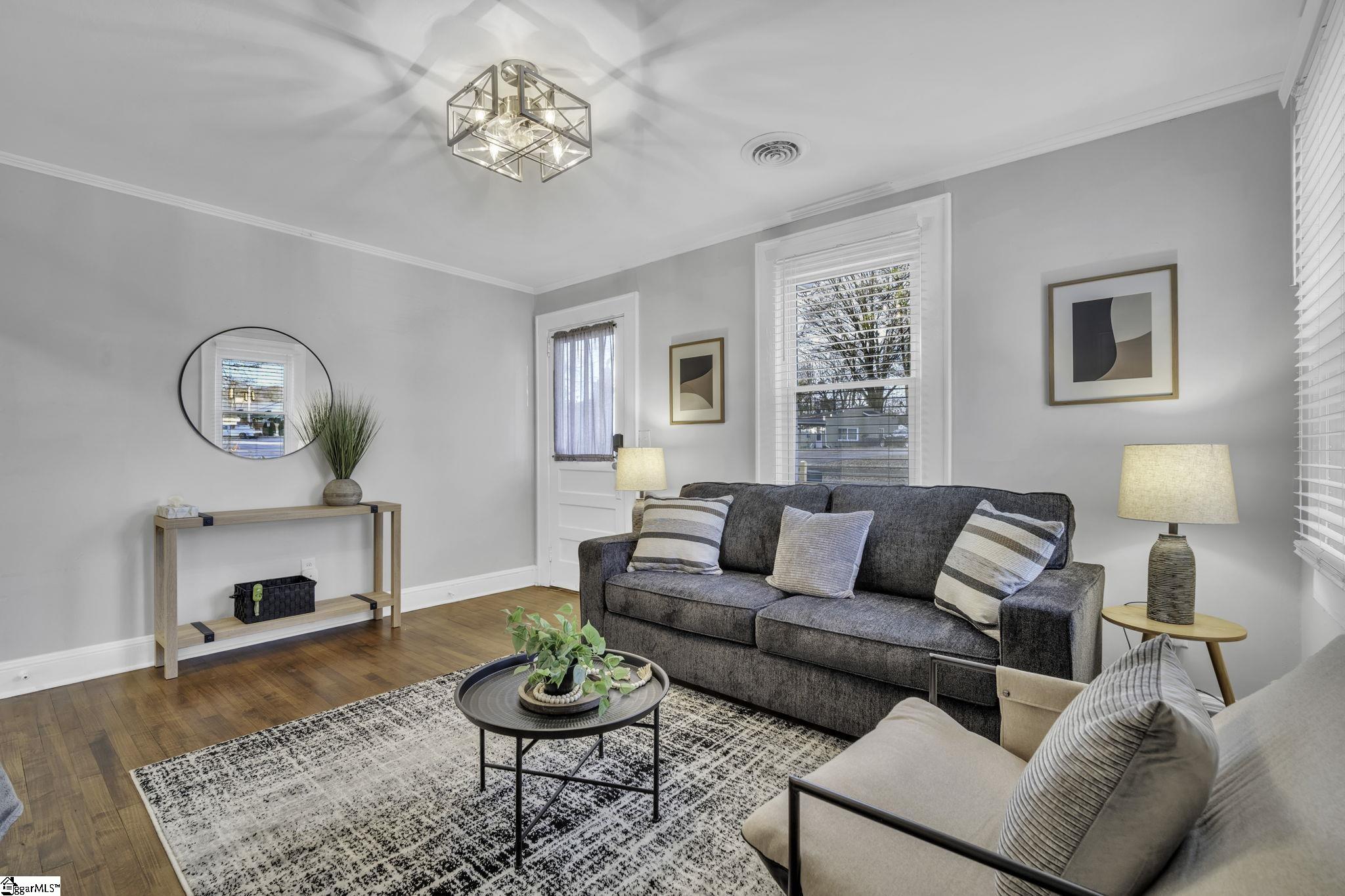 804 Perry Road Greenville, SC 29609 - Photo 3 of 17 Gallery Image 3