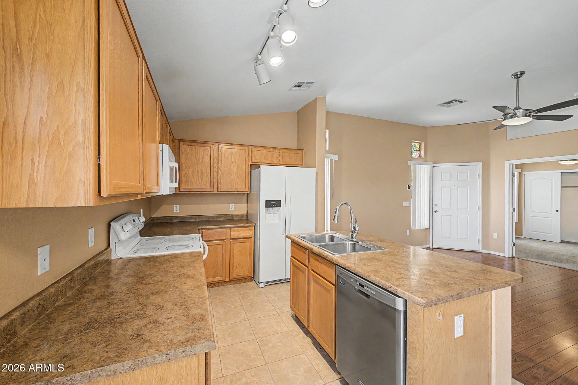 1350 South Greenfield Road, Unit 1085 Mesa, AZ 85206 - Photo 11 of 46 10 - Greenfield