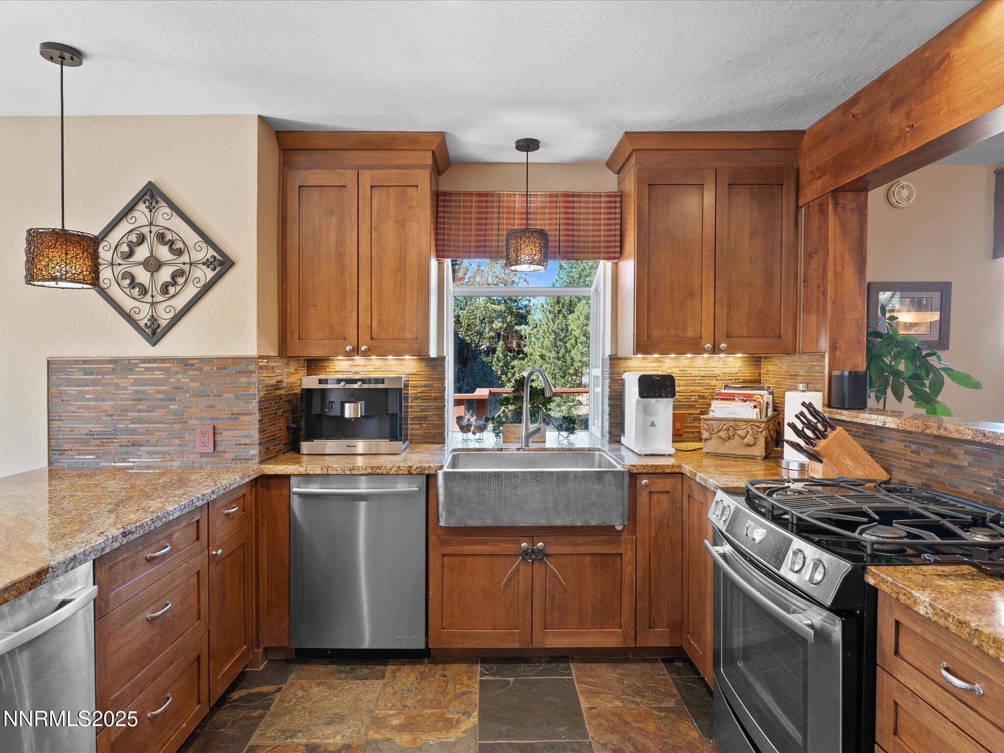 689 Tina Court Stateline, NV 89449 - Photo 22 of 102 029-689 Tina Ct-128