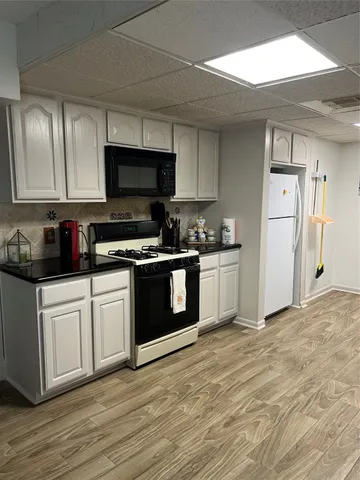 $1,400 | 8141 Glenbrook Drive, Houston, TX 77017