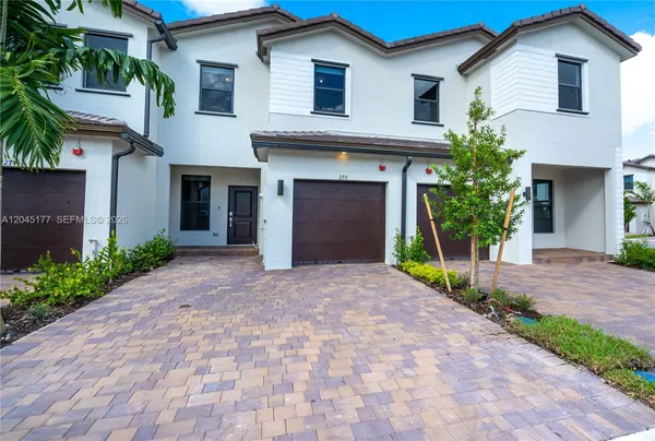 $3,400 | 270 Southwest 159th Drive, Pembroke Pines, FL 33027