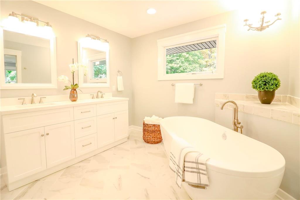 7011 Lantern Road Indianapolis, IN 46256 - Photo 21 of 54 Gallery Image 21