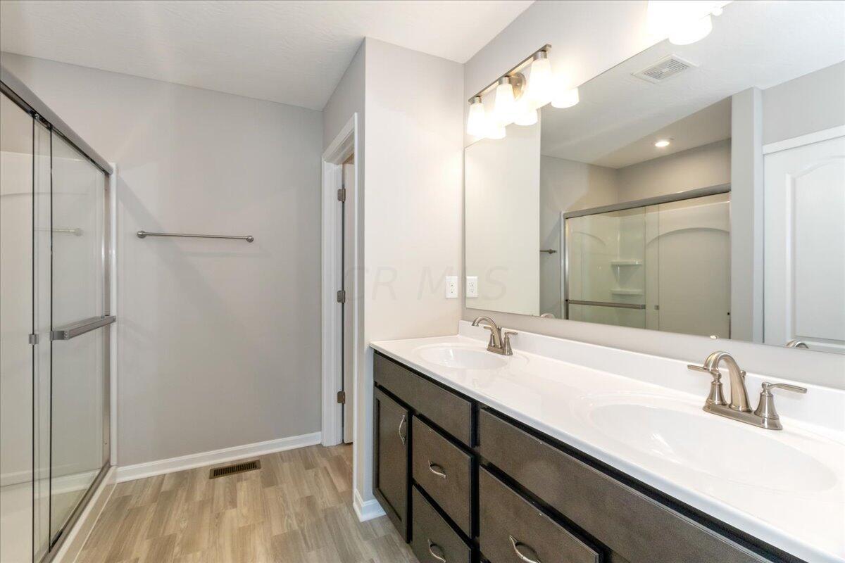 453 Randall Road Delaware, OH 43015 - Photo 24 of 37 24-Primary Bath