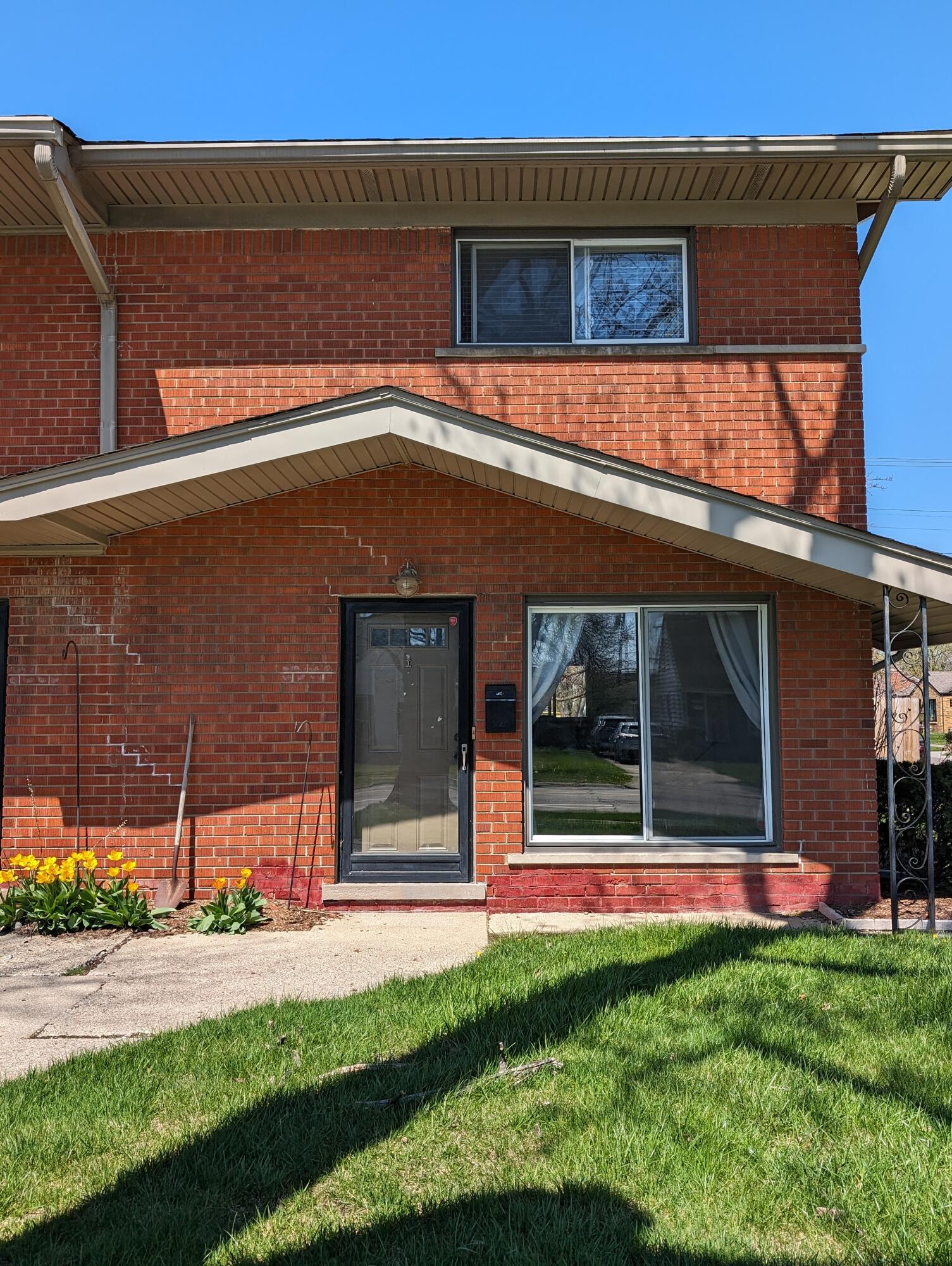 3800 Normandy Road, Unit 1 Royal Oak, MI 48073 - Photo 1 of 17 Cozy Corner Unit