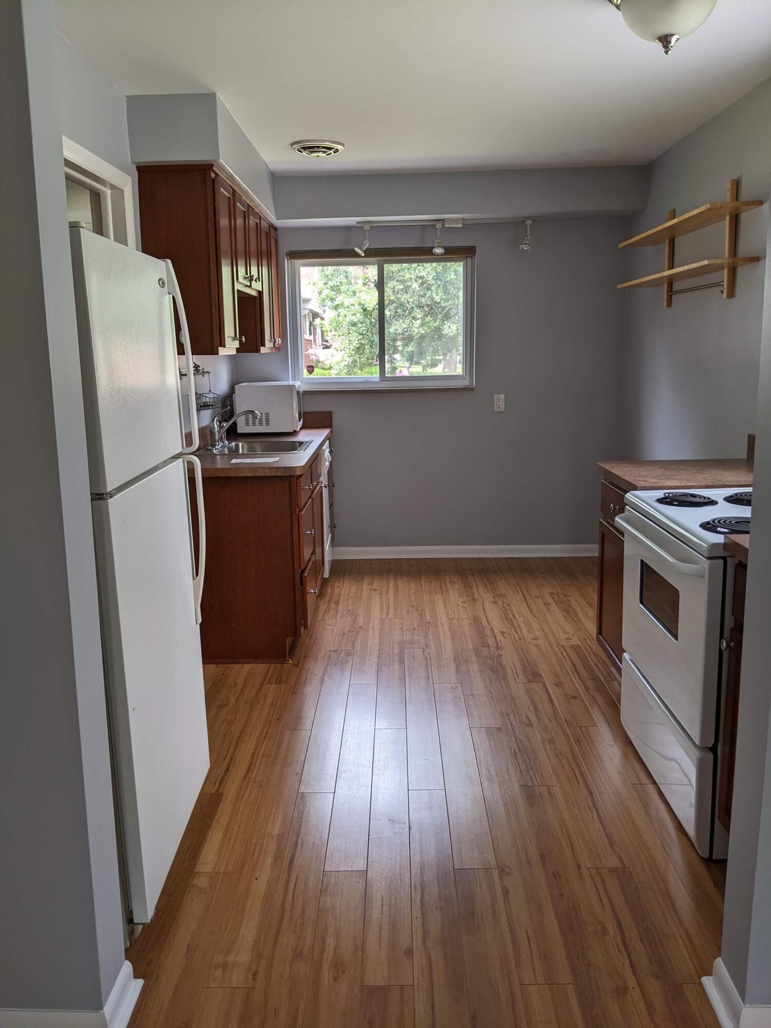 3800 Normandy Road, Unit 1 Royal Oak, MI 48073 - Photo 4 of 17 PXL_20220715_184122467
