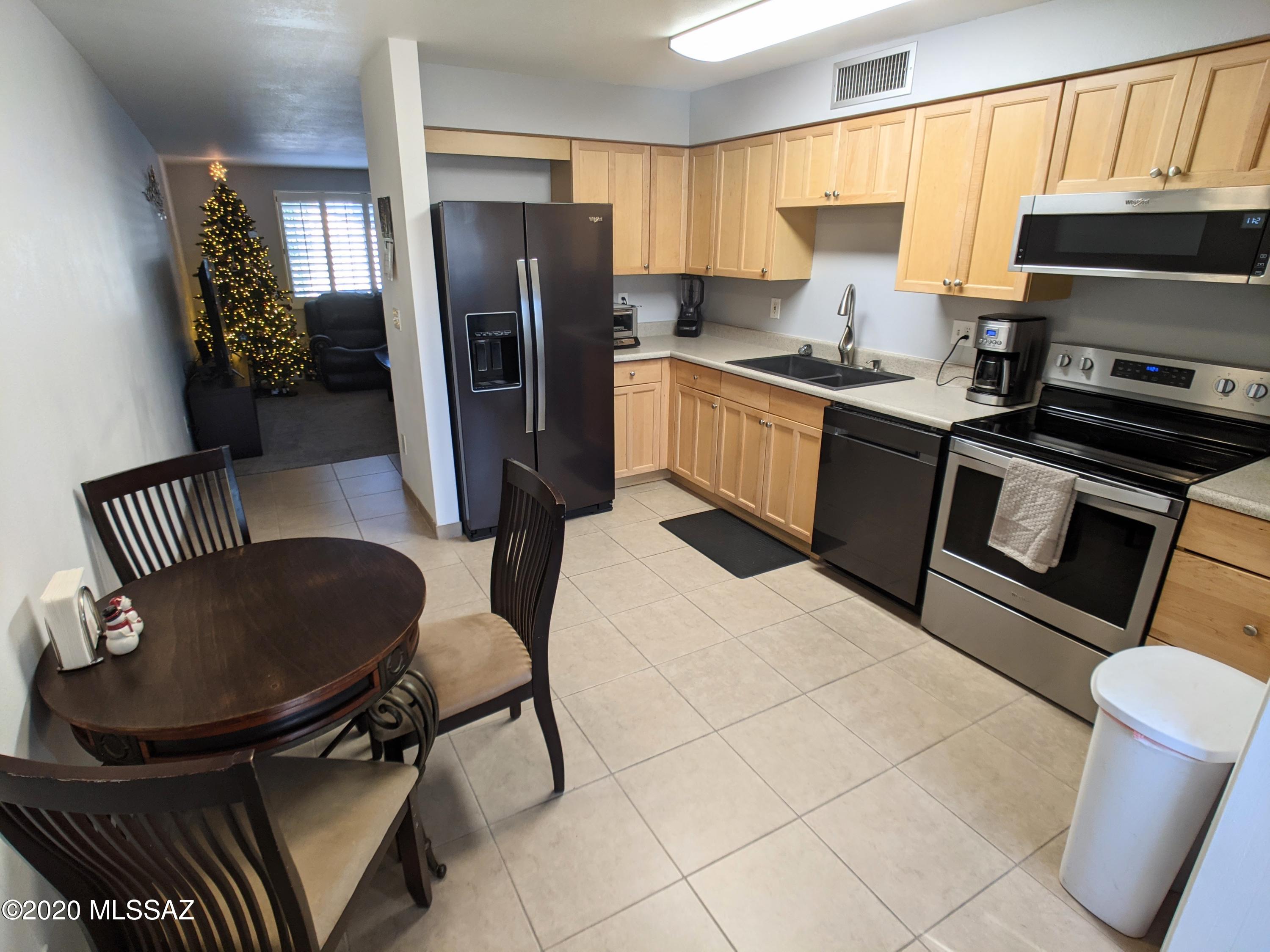 17 East Pastime Road Tucson, AZ 85705 - Photo 10 of 19
