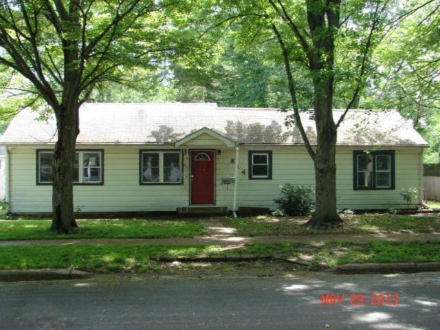 814 South Lincoln Avenue Three Rivers, MI 49093 - Photo 1 of 13 Primary Photo