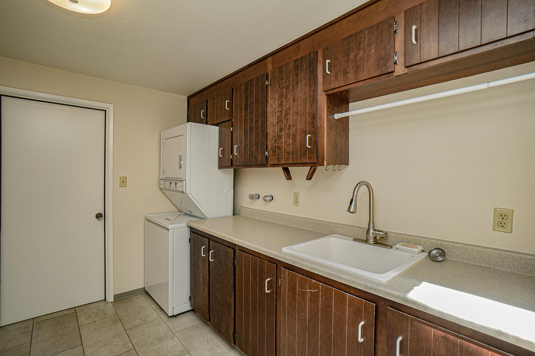 101 South Foothill Road Medford, OR 97504 - Photo 48 of 60 DSC06335