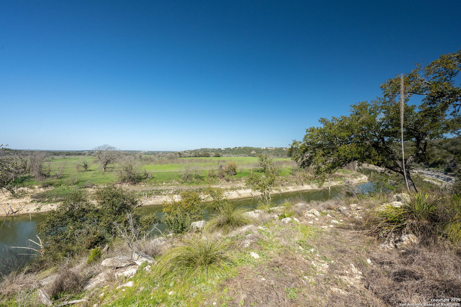 365 River Cliff Place Spring Branch, TX 78070 - Photo 14 of 48 a view of an ocean