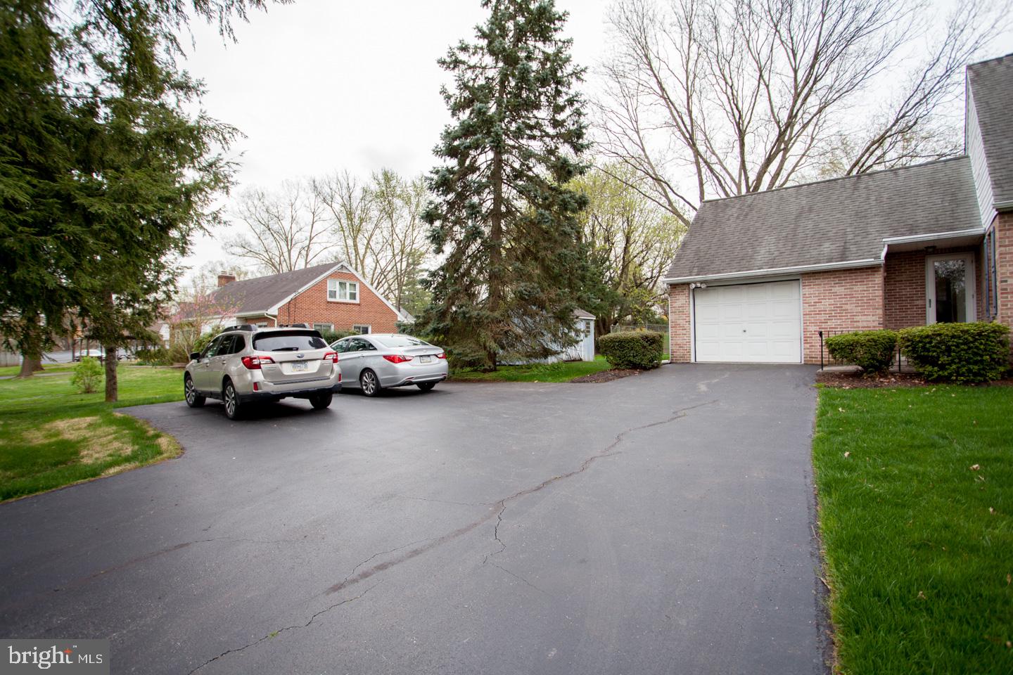 860 Keen Road Pottstown, PA 19465 - Photo 37 of 37 Plenty of parking!