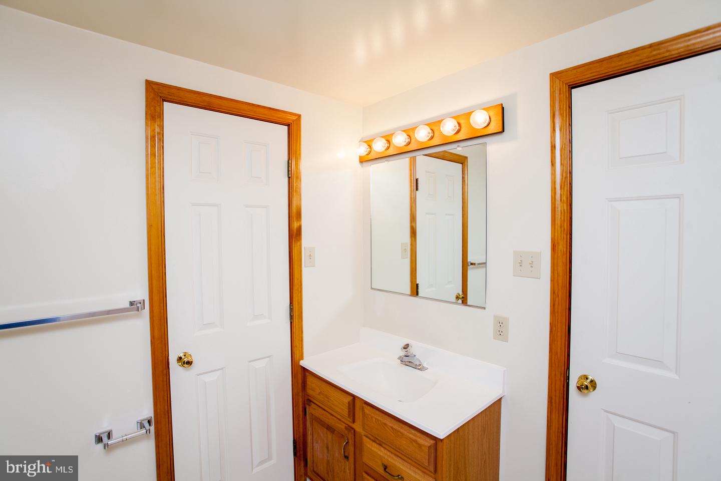 860 Keen Road Pottstown, PA 19465 - Photo 9 of 37 Gallery Image 9