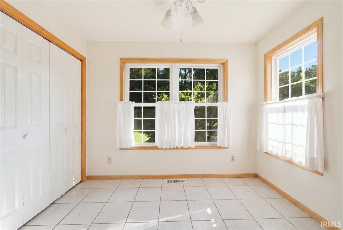 313 West Oak Hill Road Porter, IN 46304 - Photo 11 of 26 Gallery Image 11