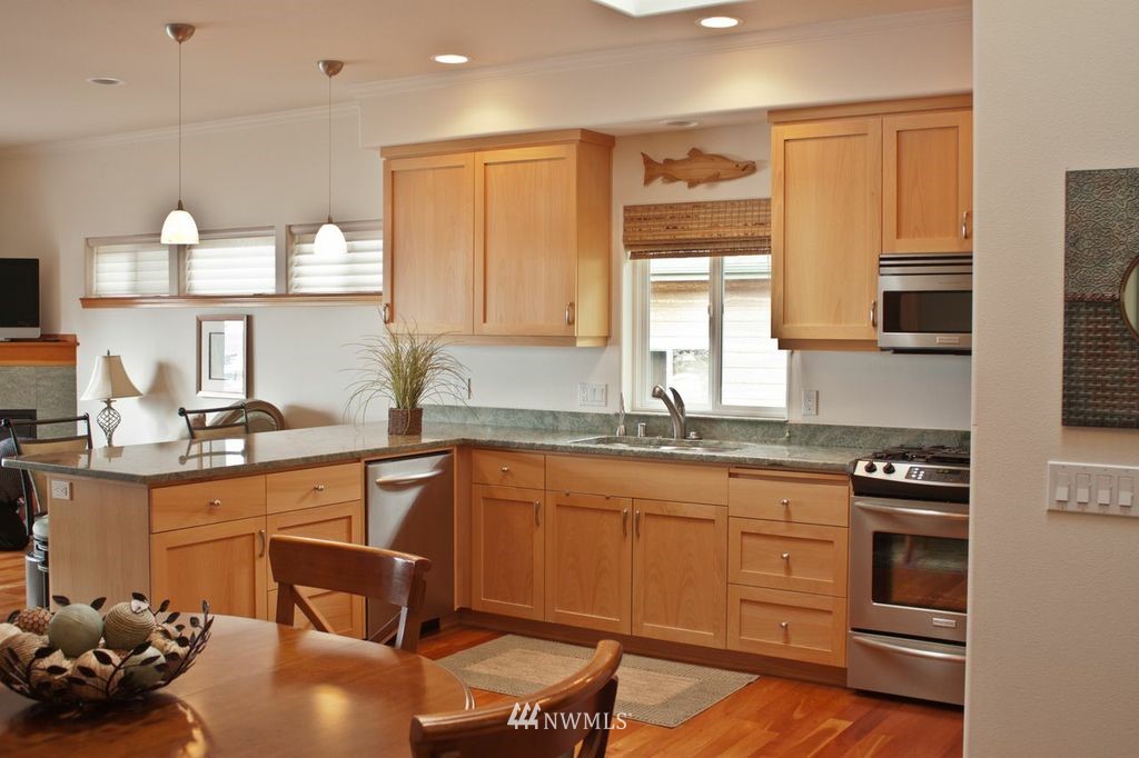 17958 Cobahud Road La Conner, WA 98257 - Photo 4 of 12 Gallery Image 4