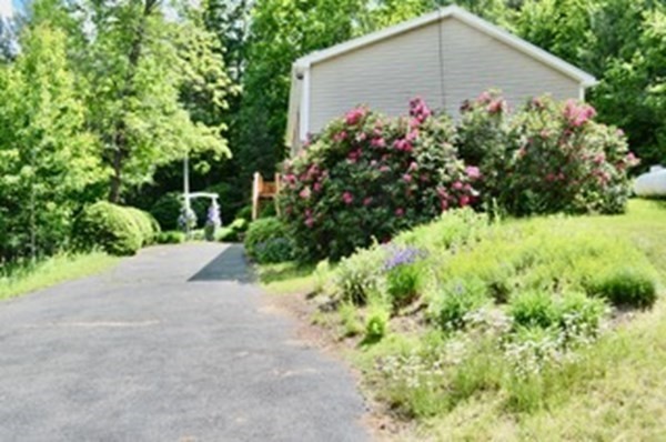 106 Wales Road Brimfield, MA 01010 - Photo 4 of 31