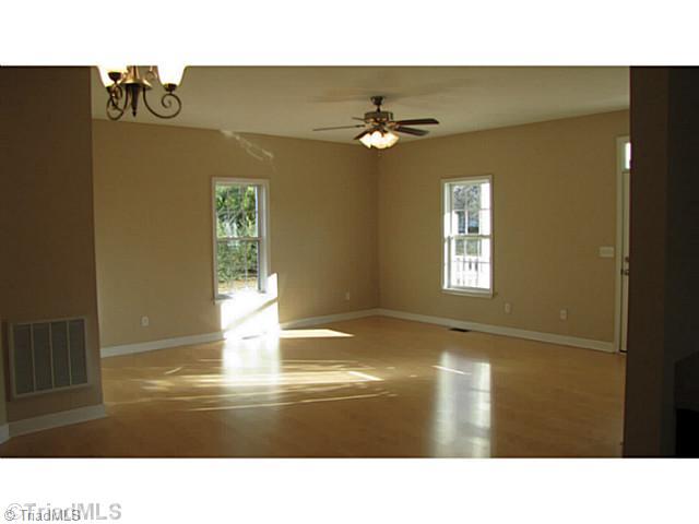 395 Jones Road Asheboro, NC 27205 - Photo 2 of 10 Living Room.