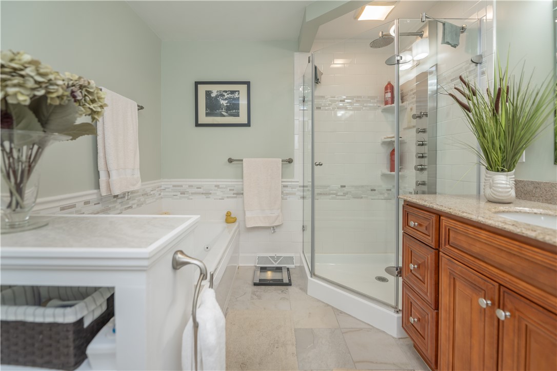 70 Cornhill Place Rochester, NY 14608 - Photo 17 of 23 Full Bath