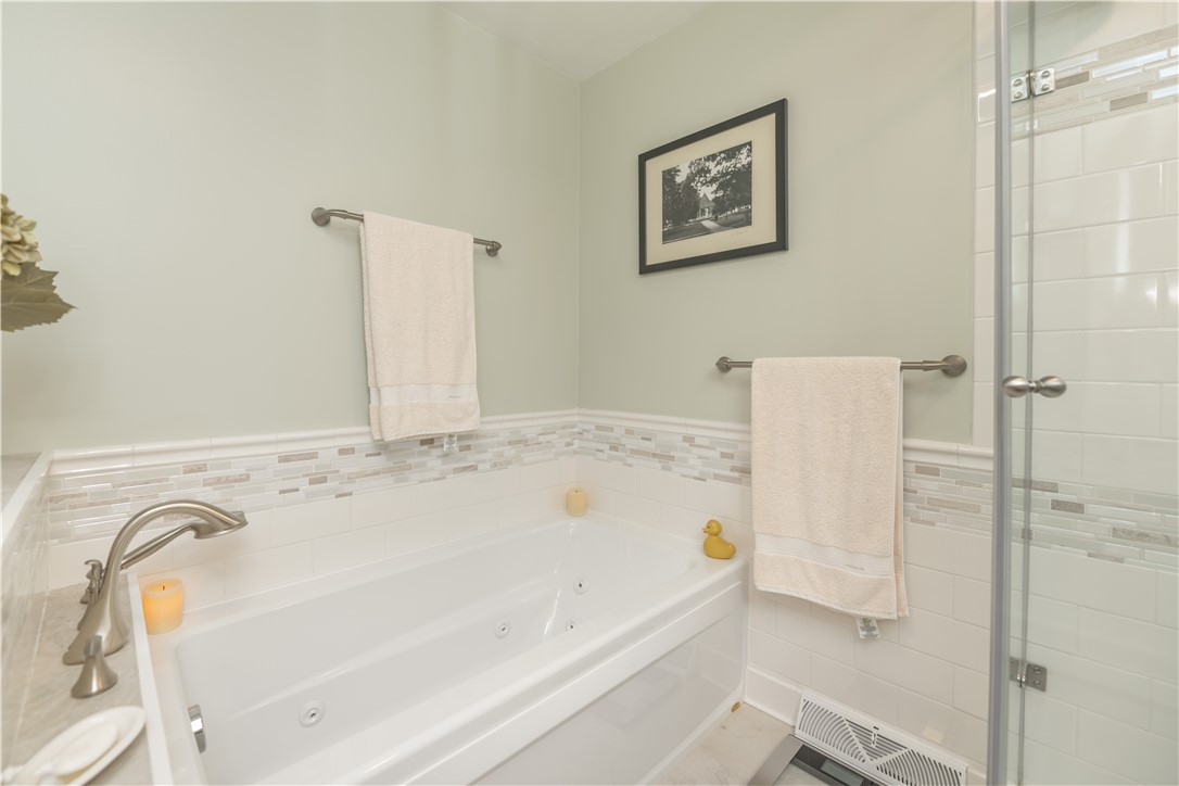 70 Cornhill Place Rochester, NY 14608 - Photo 18 of 23 Soaking Tub