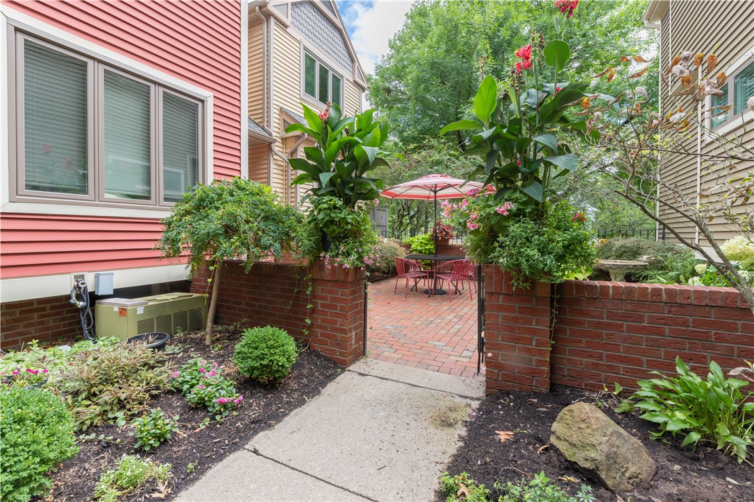 70 Cornhill Place Rochester, NY 14608 - Photo 22 of 23 Patio