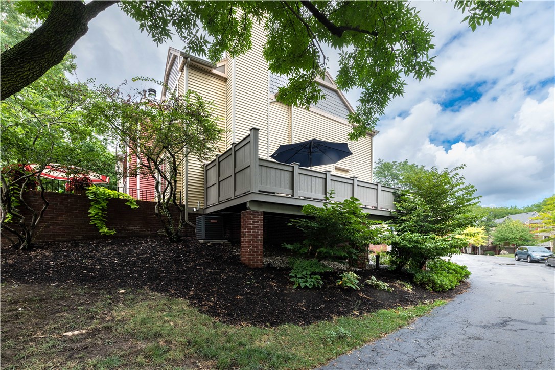 70 Cornhill Place Rochester, NY 14608 - Photo 23 of 23 Side Deck
