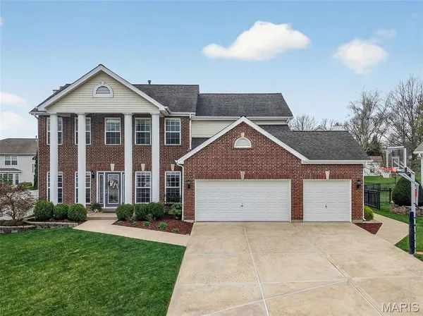 $595,000 | 32 Lemhi Pass Court, Dardenne Prairie, MO 63368