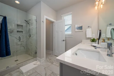 $699,500 | 2104 Bryant Park Drive, Charlotte, NC 28208