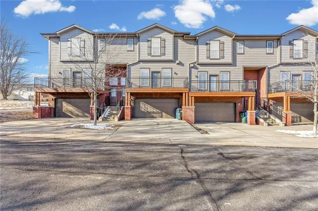 $250,000 | 5245 Overland Drive, Unit C12, Lawrence, KS 66049