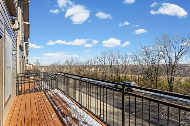 $250,000 | 5245 Overland Drive, Unit C12, Lawrence, KS 66049