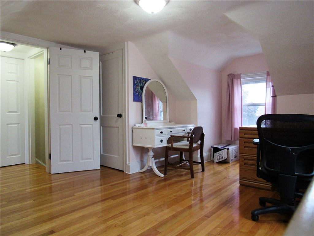 183 Edgemere Road Pawtucket, RI 02861 - Photo 14 of 22 Gallery Image 14