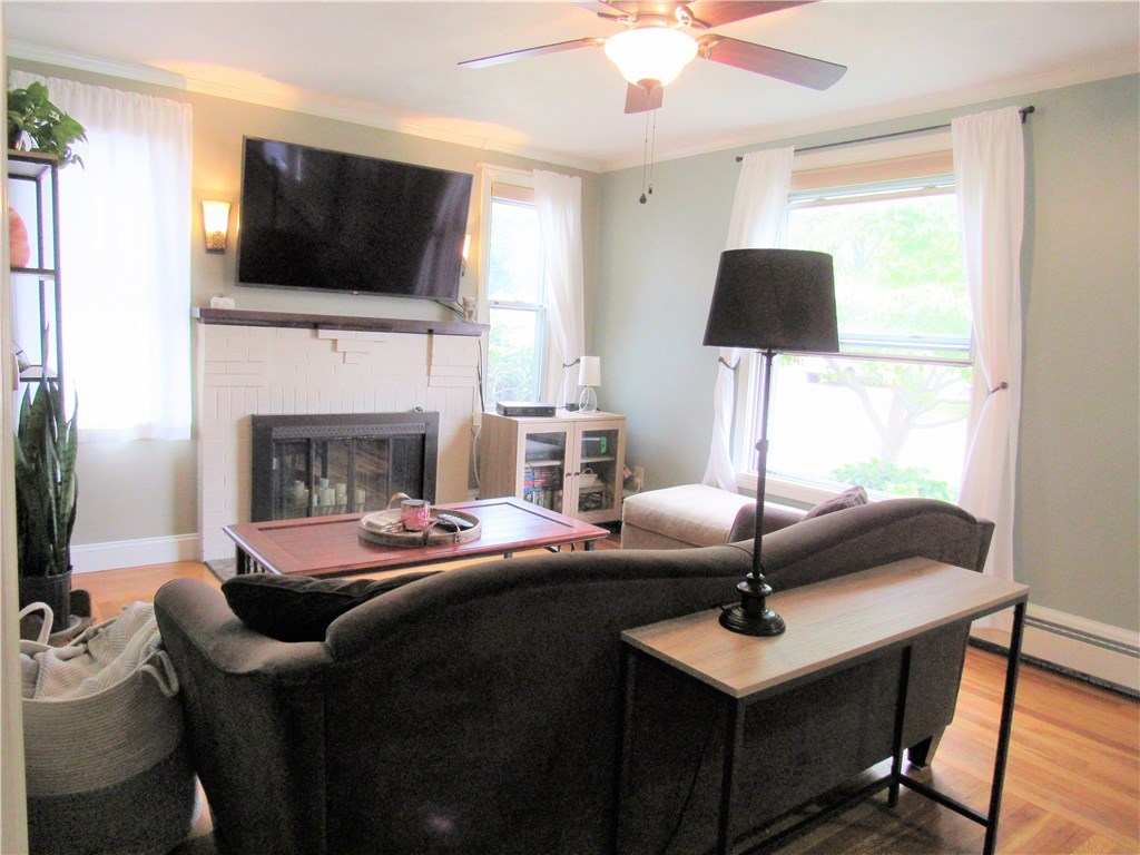 183 Edgemere Road Pawtucket, RI 02861 - Photo 8 of 22 Gallery Image 8