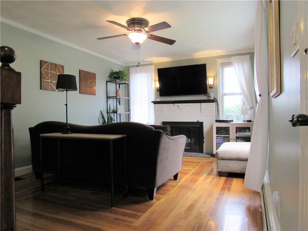 183 Edgemere Road Pawtucket, RI 02861 - Photo 9 of 22 Gallery Image 9