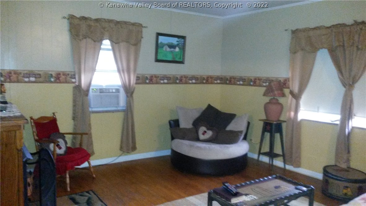 301 7th Street Ripley, WV 25271 - Photo 4 of 12 LIVING ROOM