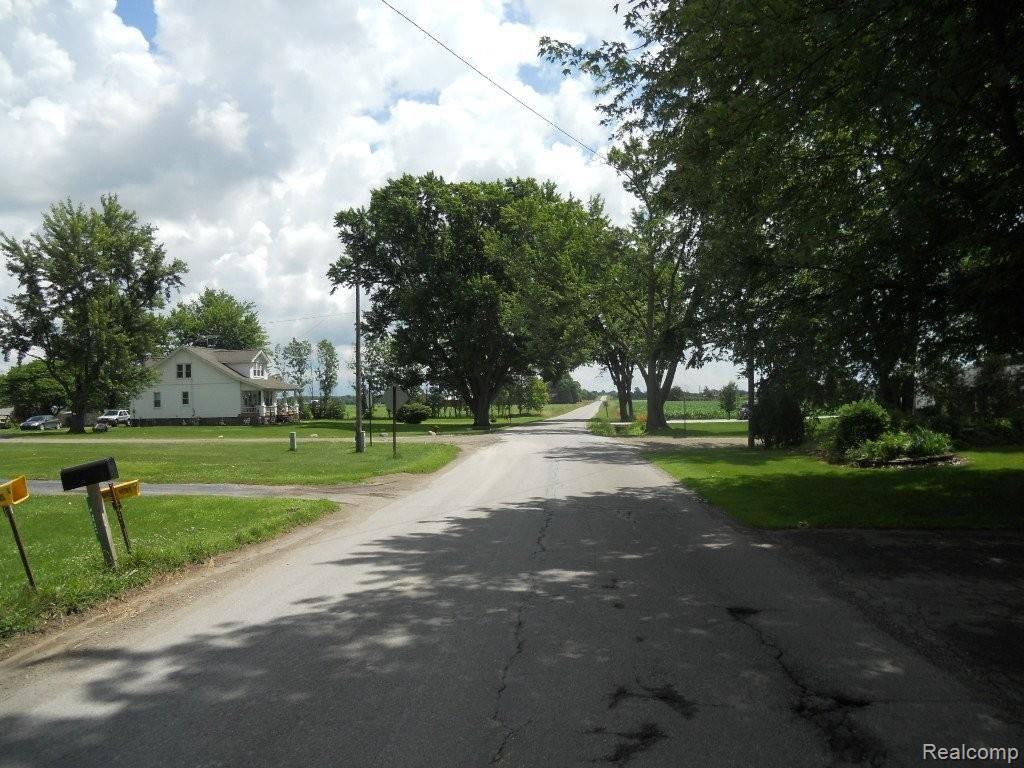 478 Ready Road Carleton, MI 48117 - Photo 3 of 12 The Way Home