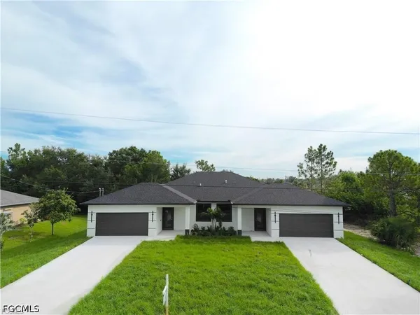 $1,900 | 2404 Dickens Avenue North, Lehigh Acres, FL 33971