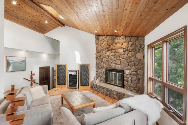 $1,545,000 | 1355 White Oak Drive, Santa Rosa, CA 95409