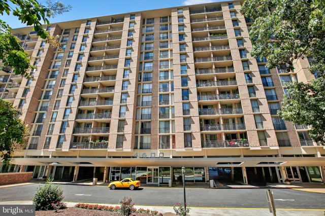 $220,000 | 4600 South Four Mile Run Drive, Unit 421, Arlington, VA 22204