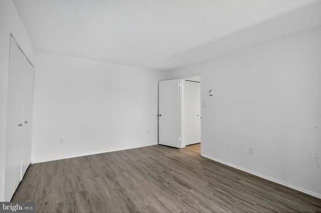 $220,000 | 4600 South Four Mile Run Drive, Unit 421, Arlington, VA 22204