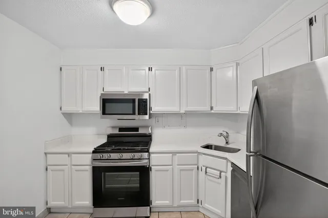 $220,000 | 4600 South Four Mile Run Drive, Unit 421, Arlington, VA 22204