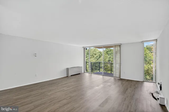 $220,000 | 4600 South Four Mile Run Drive, Unit 421, Arlington, VA 22204