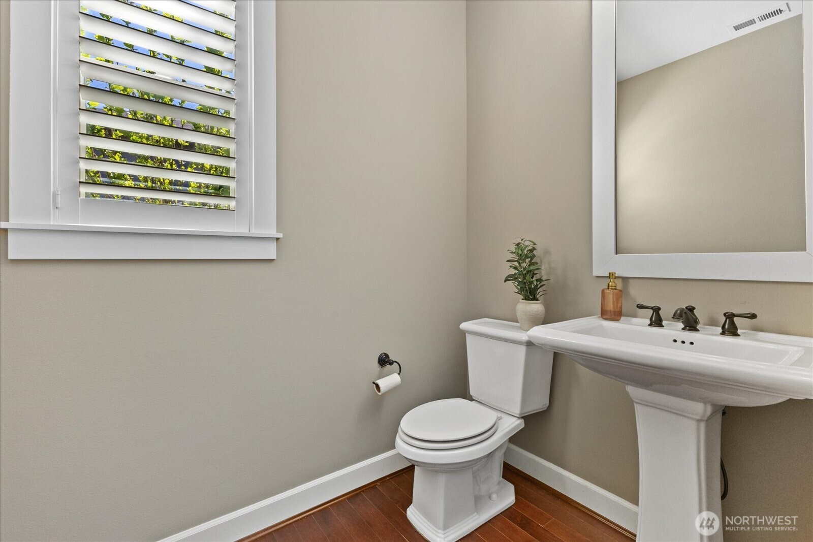 15112 101st Avenue Northeast Bothell, WA 98011 - Photo 15 of 39